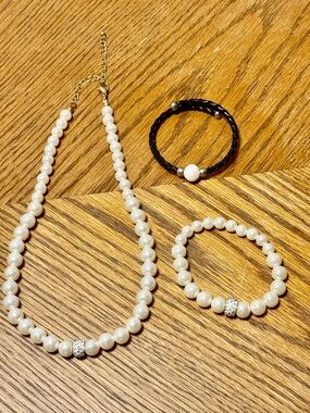 Pearl costume jewelry set.